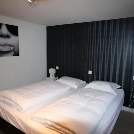 Appartement Sleeps 8 Wifi *